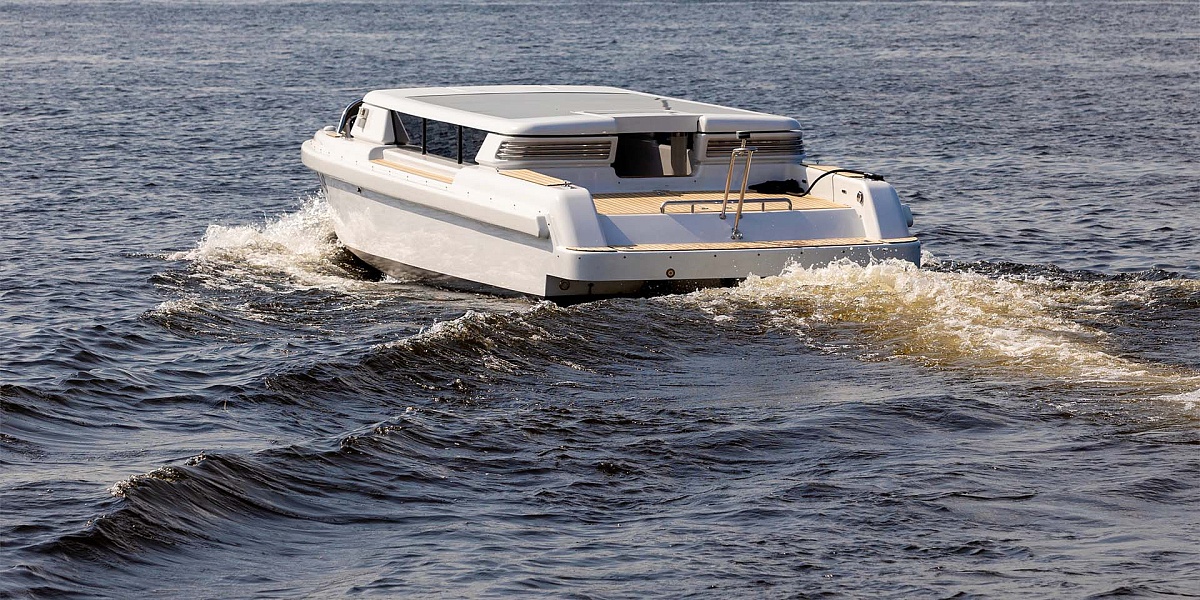 Аренда тендера Royal Tender Limo Челси в Санкт-Петербурге